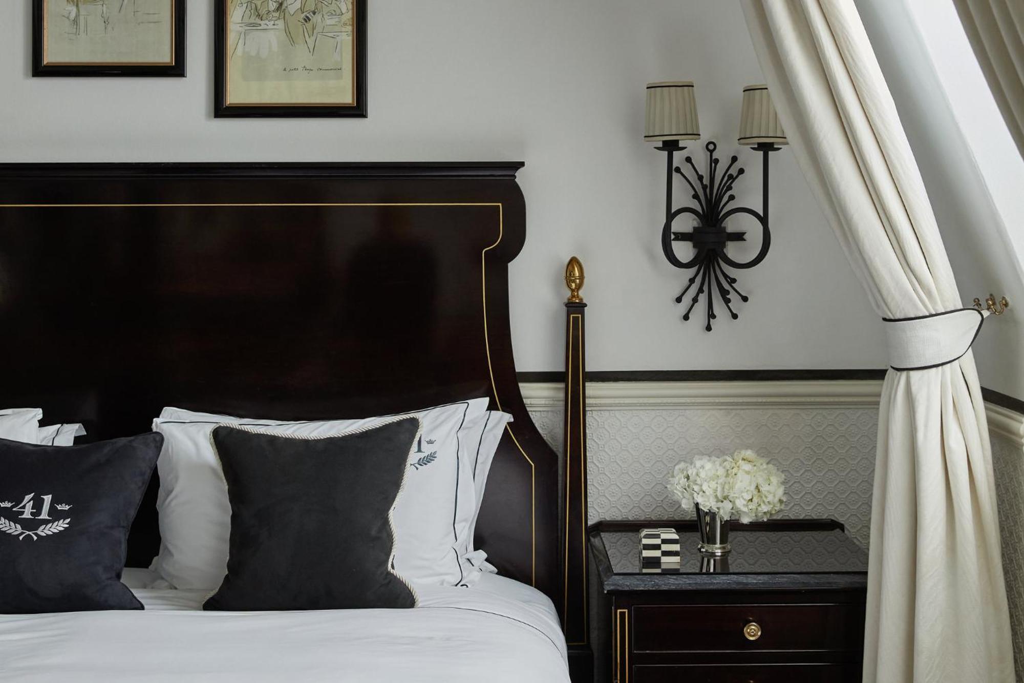 41 Hotel London Kültér fotó A bedroom at The Peninsula
