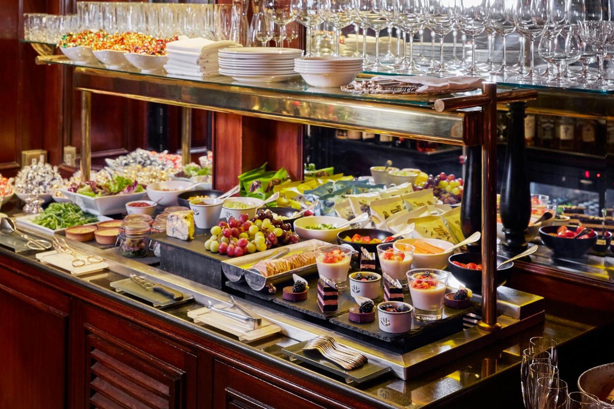 41 Hotel London Kültér fotó A salad bar