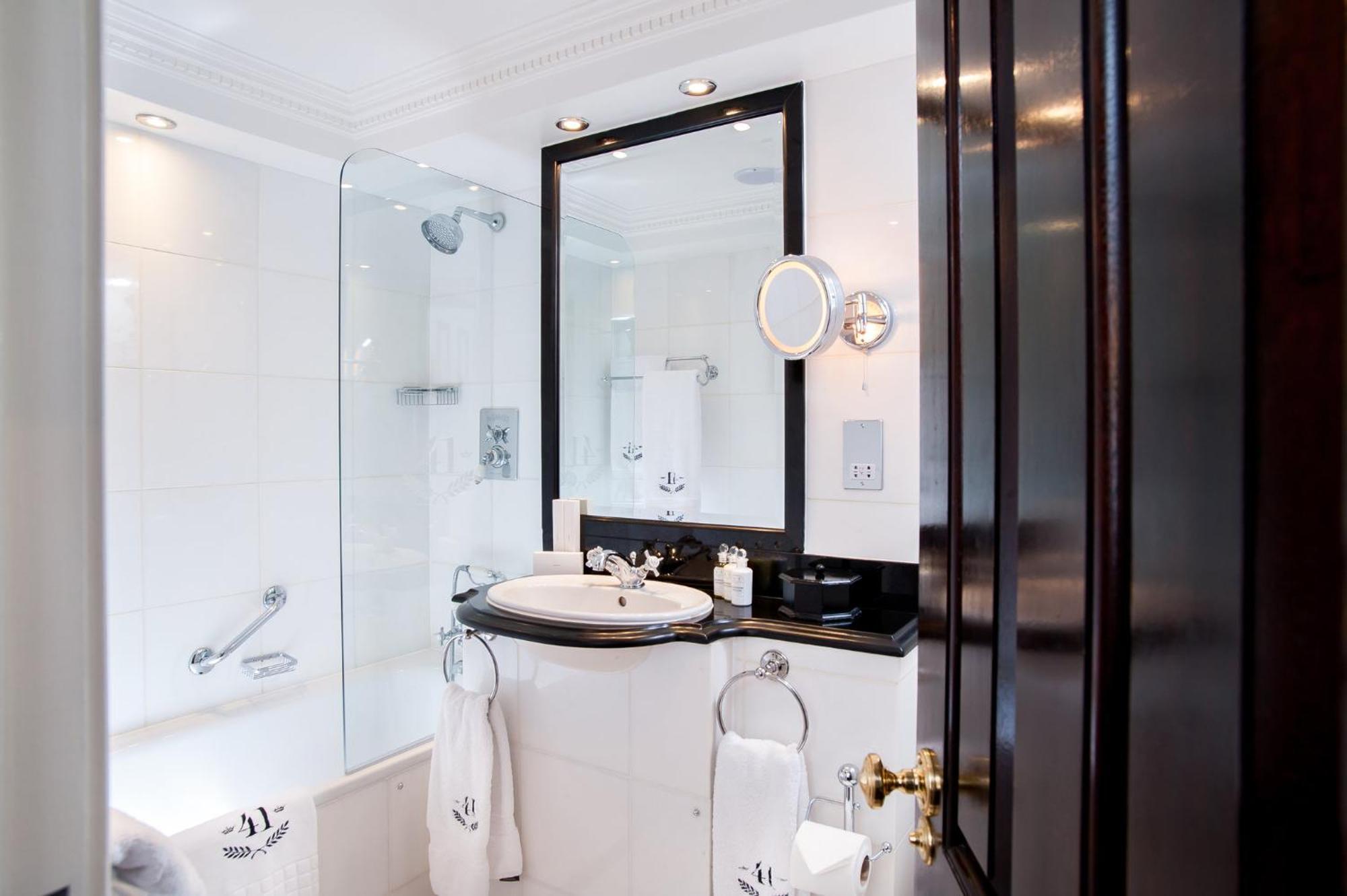 41 Hotel London Kültér fotó Bathroom