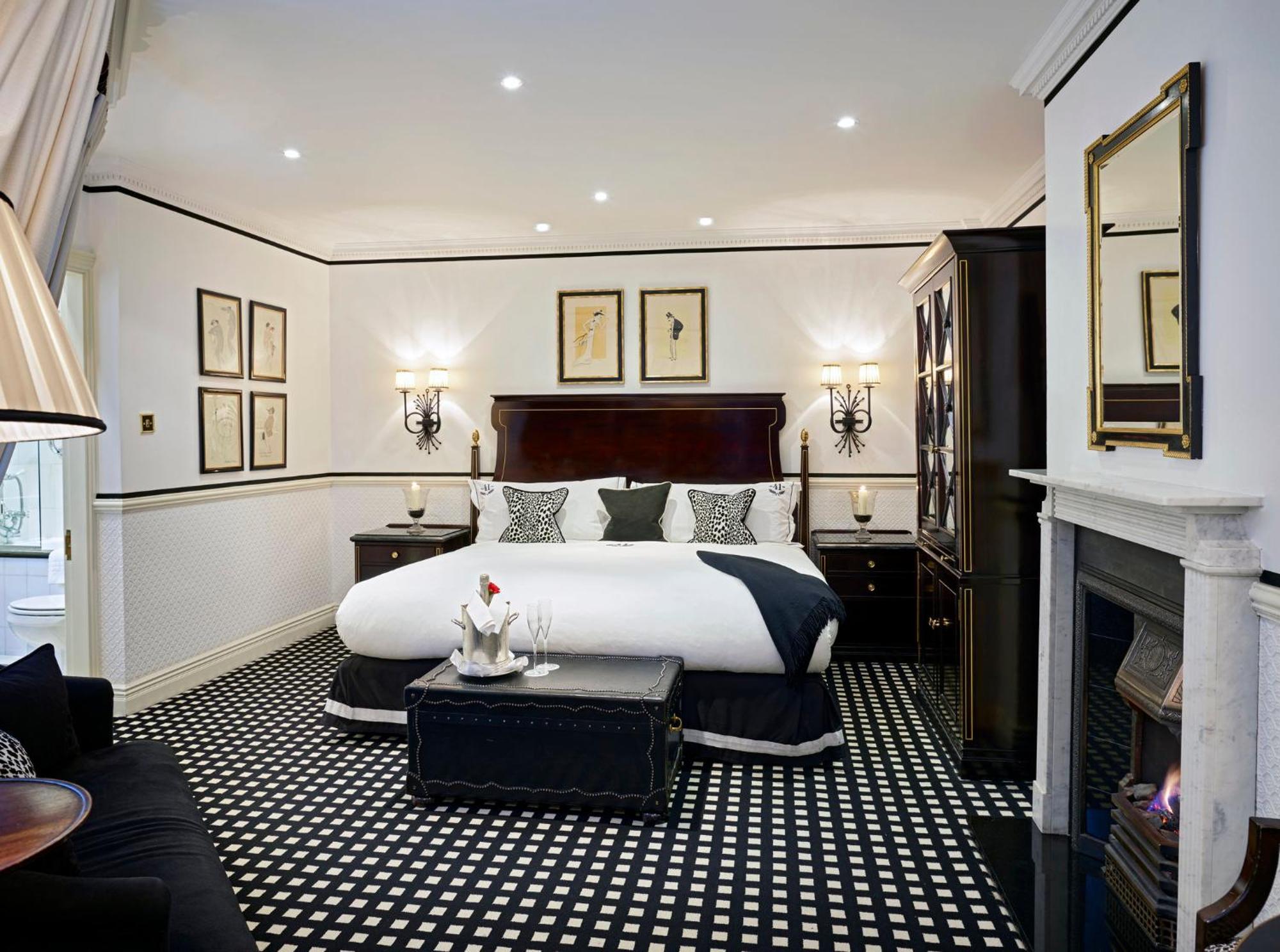 41 Hotel London Kültér fotó A bedroom at the hotel